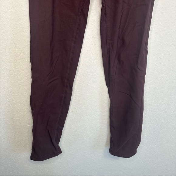 YMI Burgundy Skinny Pants Size Medium - Picture 3 of 9